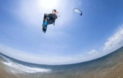 Duotone Tubekite Evo C24:blue/vanilla 2023 -Günstiges Board Neo Geschäft Evo Duotone Kiteboarding action pictures2 97 jpg