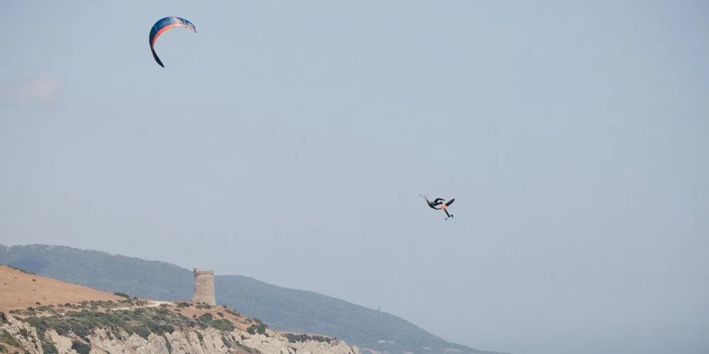 F-One Tubekite TRIGGER B - ABYSS / FLAME 2023 2 F-One Tubekite TRIGGER B - ABYSS / FLAME 2023 – Bild 2