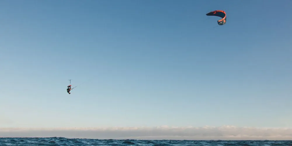 F-One Tubekite TRIGGER B - ABYSS / FLAME 2023 5 F-One Tubekite TRIGGER B - ABYSS / FLAME 2023 – Bild 5