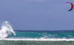 Naish Tubekite Triad S28 Blue 2023 9 Naish Tubekite Triad S28 Blue 2023 -Günstiges Board Neo Geschäft naishtriadaction2 12